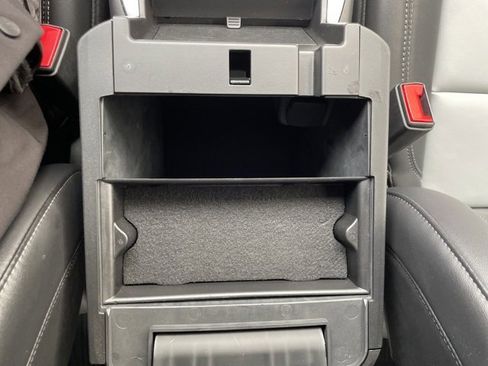 Used 2022 Ford Explorer XLT w/ Equipment Group 202A image 11