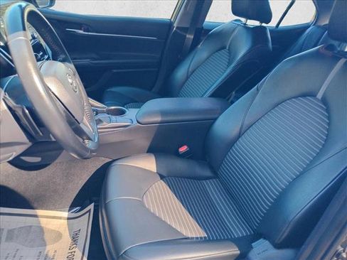Used 2023 Toyota Camry SE image 14