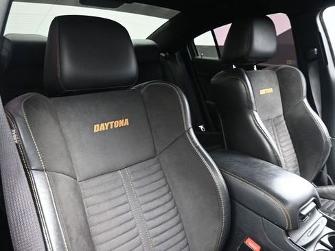 Used 2017 Dodge Charger R/T image 24