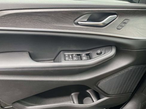 New 2025 Jeep Grand Cherokee Limited image 16