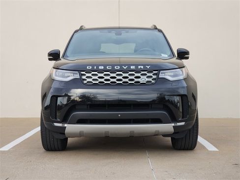 Used 2025 Land Rover Discovery S image 2