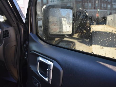 Used 2022 Jeep Gladiator Sport image 22