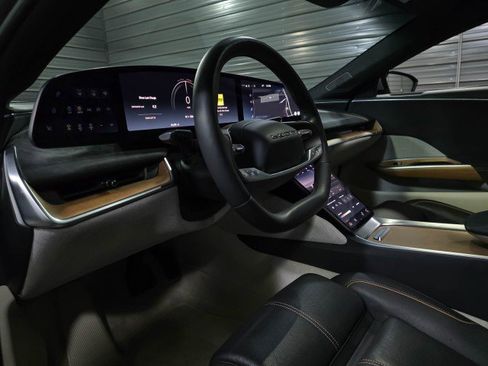 Used 2023 Lucid Air Grand Touring image 10