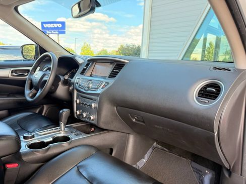 Used 2017 Nissan Pathfinder SL w/ SL Premium Package AWD/4WD image 29