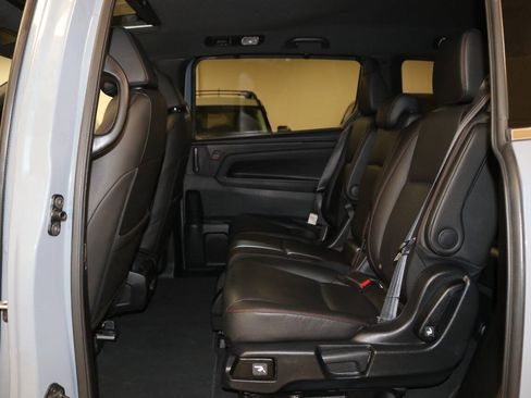 Used 2024 Honda Odyssey Sport image 14
