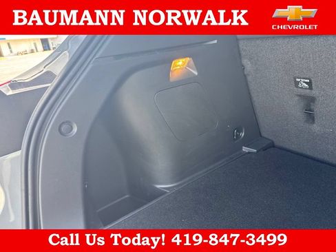 Used 2023 Chevrolet TrailBlazer LT FWD image 39