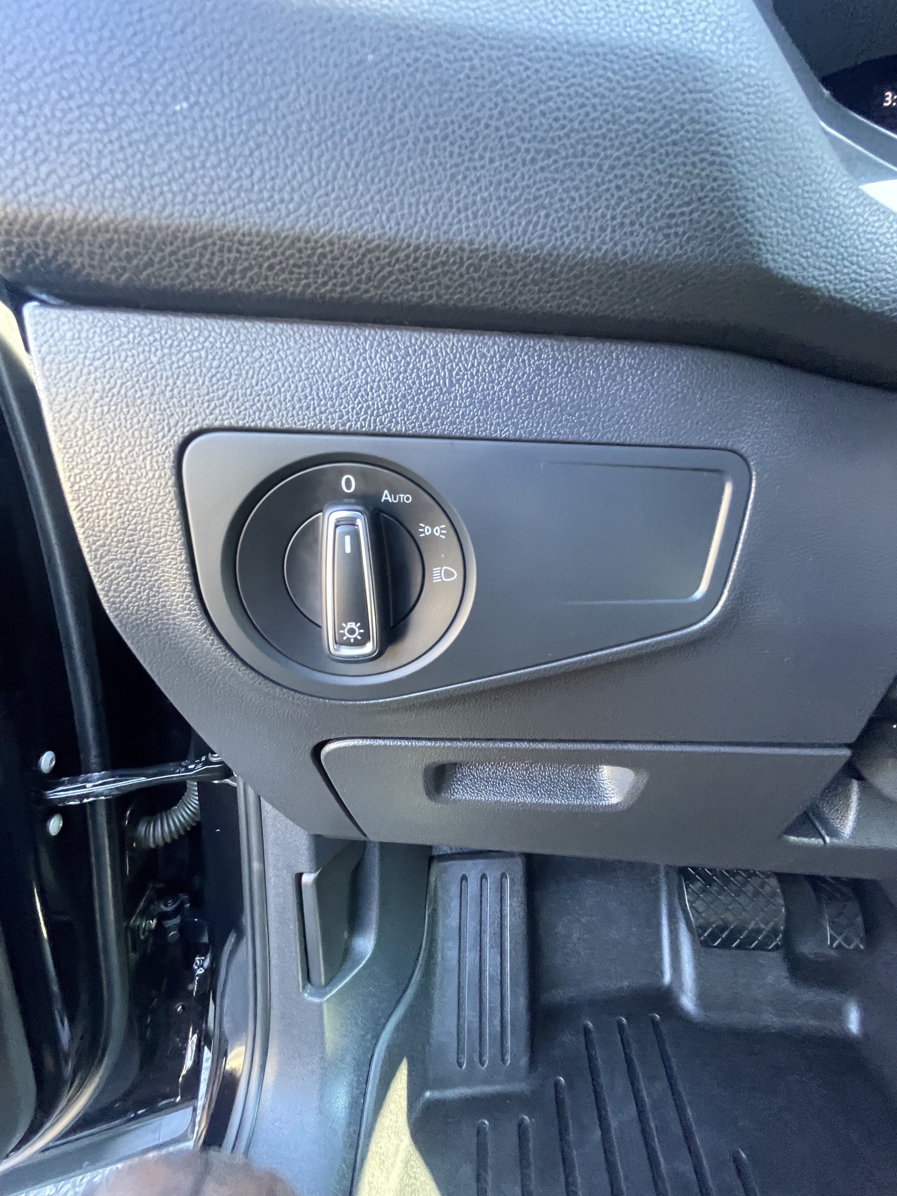 Used 2023 Volkswagen Tiguan SE FWD image 14