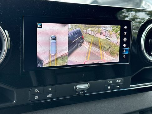 Used 2024 Mercedes-Benz Sprinter 2500 image 22