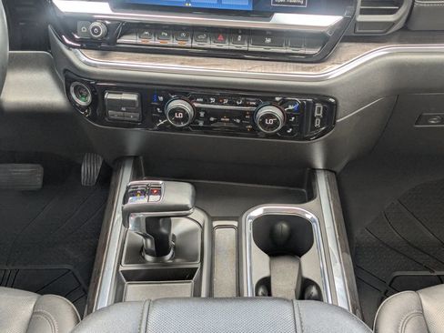 Used 2023 Chevrolet Silverado 1500 LTZ image 20