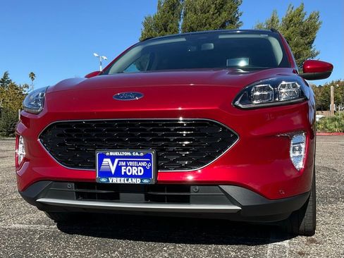 Used 2020 Ford Escape Titanium image 64