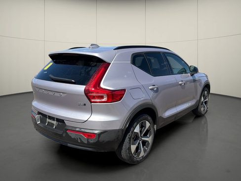 Used 2026 Volvo XC40 B5 Plus AWD/4WD image 7