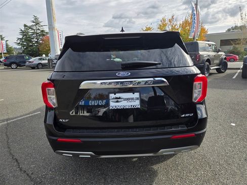 Used 2023 Ford Explorer XLT w/ Equipment Group 202A image 6