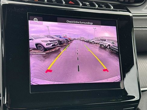 New 2025 Jeep Grand Cherokee Altitude image 19