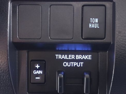 Used 2020 Toyota Tundra SR5 w/ SR5 Upgrade Package image 16