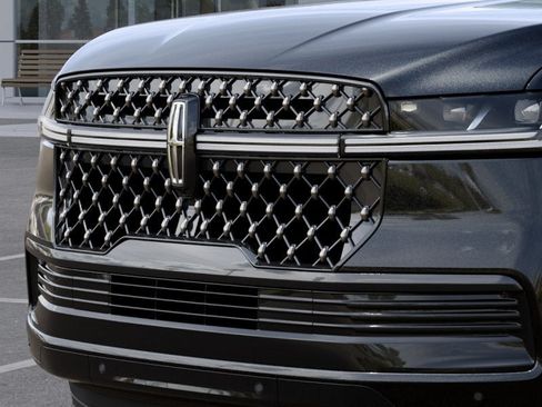 New 2027 Lincoln Navigator Black Label AWD/4WD image 17