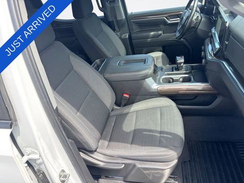 Used 2022 Chevrolet Silverado 1500 LT w/ Z71 Off-Road Package AWD/4WD image 25