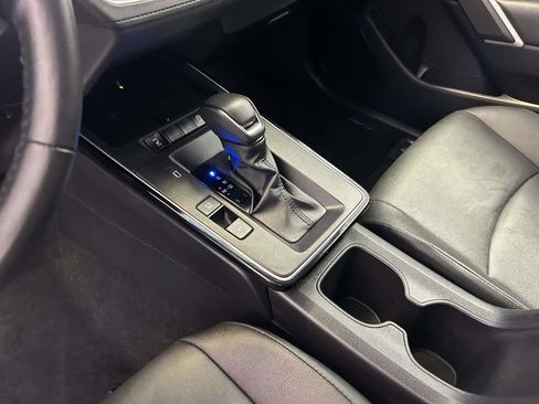 Used 2026 Toyota Corolla Cross XLE FWD image 19
