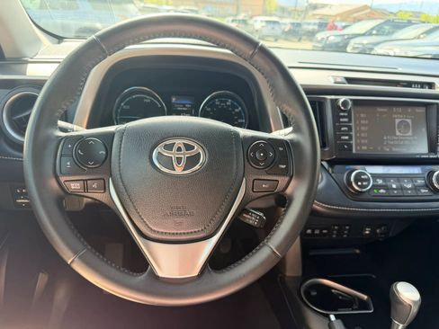 Used 2018 Toyota RAV4 Limited AWD/4WD image 24