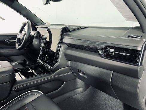 Used 2025 GMC Yukon AT4 Ultimate image 20