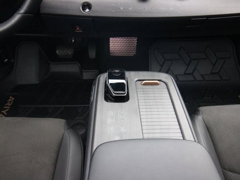 Certified 2023 Nissan Ariya FWD image 17