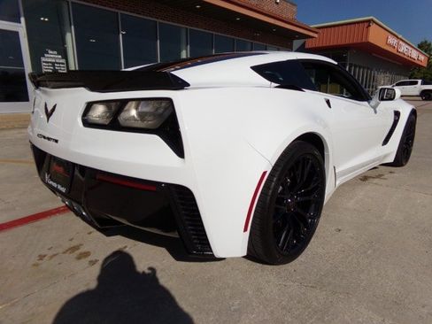 Used 2016 Chevrolet Corvette Z06 w/ 3LZ Preferred Equipment Group RWD image 5