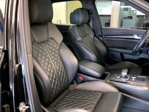 Used 2020 Audi SQ5 Premium Plus w/ Premium Plus Package AWD/4WD image 9