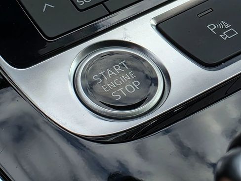 Used 2023 Audi Q8 Premium Plus image 48