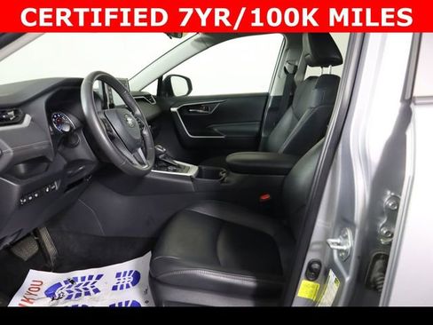 Used 2022 Toyota RAV4 XLE Premium image 30