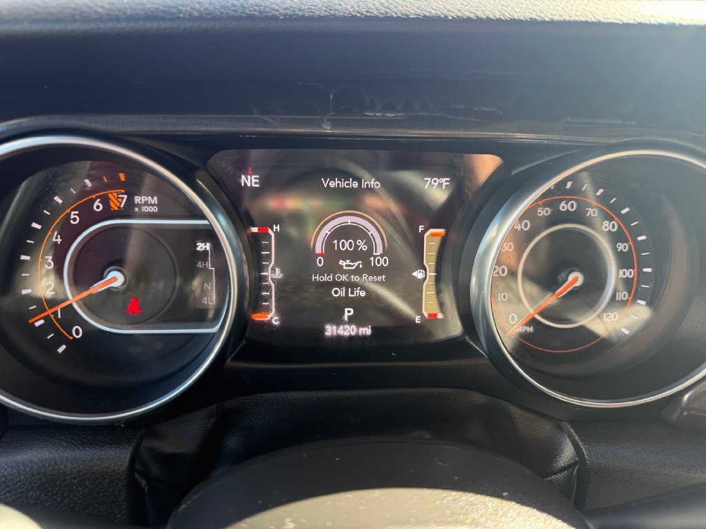 Used 2022 Jeep Gladiator Sport AWD/4WD image 14