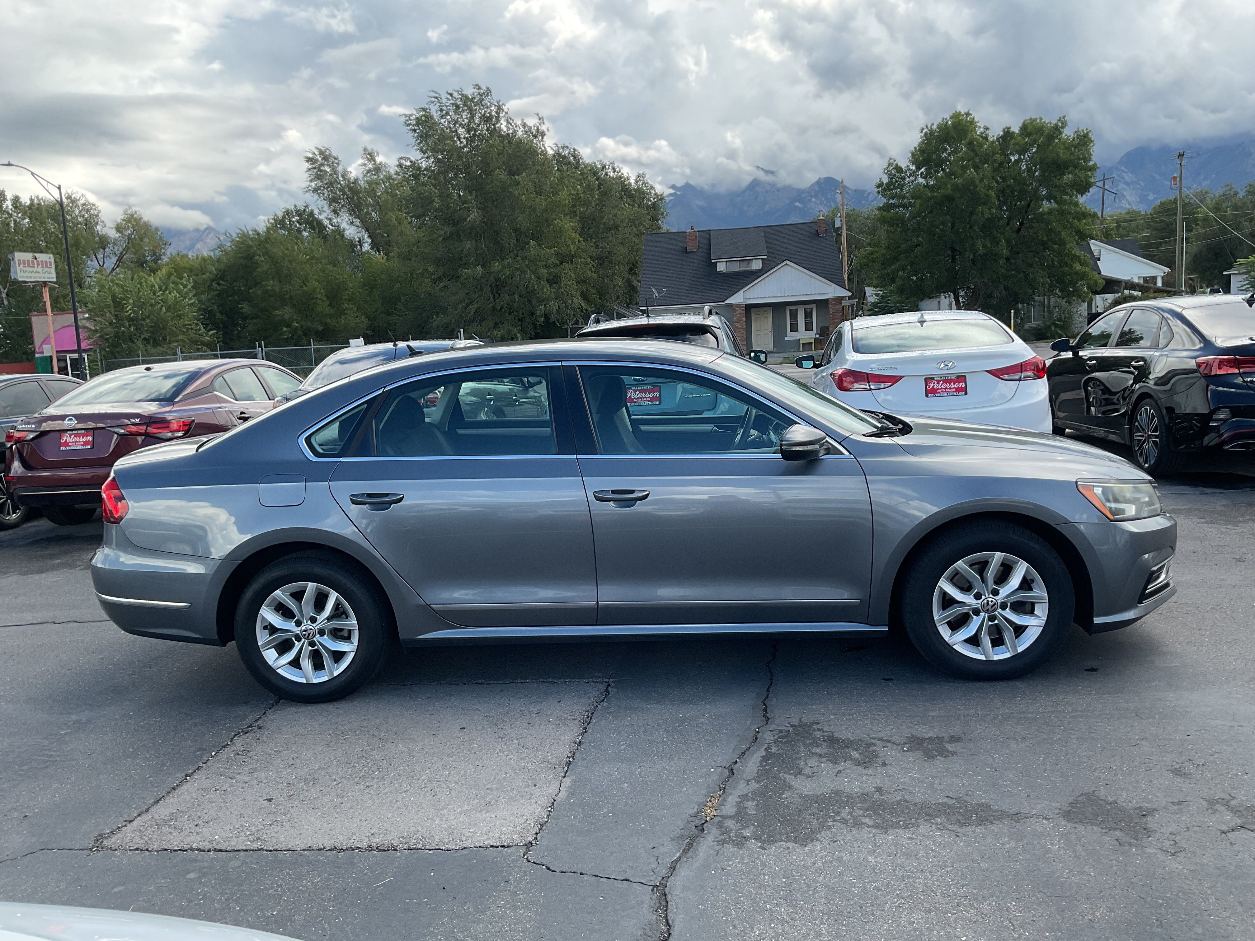 Used 2017 Volkswagen Passat 1.8T S FWD image 4
