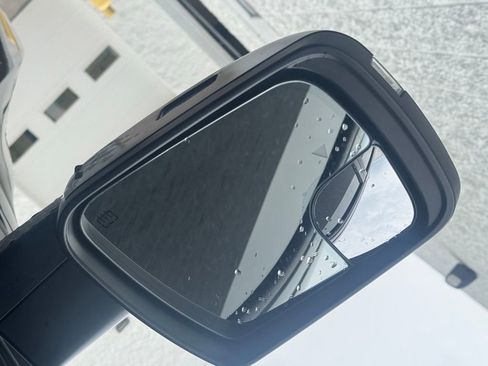 Used 2022 RAM 1500 Laramie w/ Sport Appearance Package AWD/4WD image 17