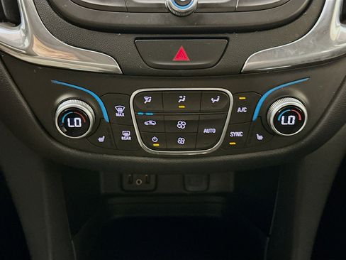 Used 2018 Chevrolet Equinox LT image 23