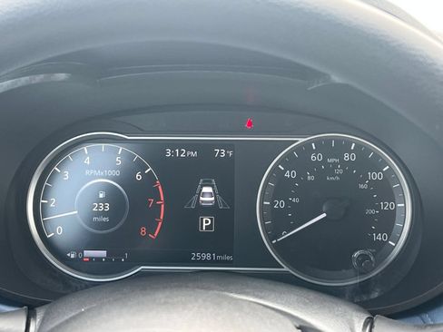Used 2025 Nissan Versa SV FWD image 39