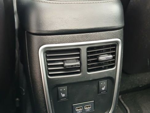 Used 2019 Chrysler 300 Limited image 16