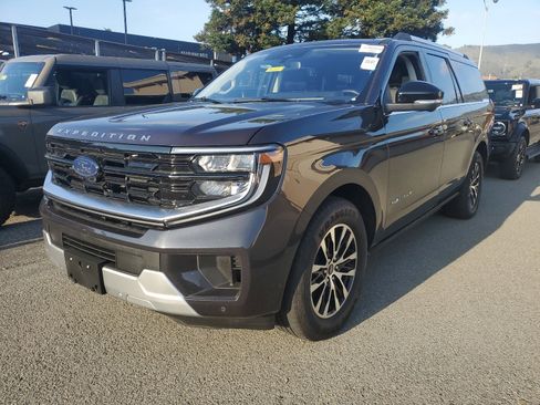 Used 2025 Ford Expedition Max Platinum image 2