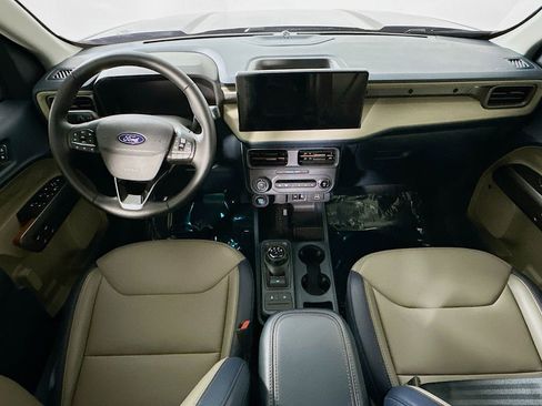 Used 2025 Ford Maverick Lariat image 16