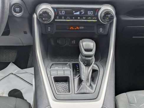 Used 2024 Toyota RAV4 XLE FWD image 18