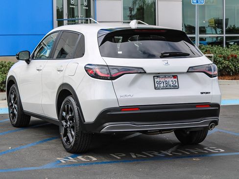 Certified 2025 Honda HR-V Sport image 9