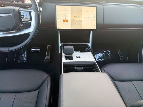 New 2026 Land Rover Range Rover Autobiography AWD/4WD image 19