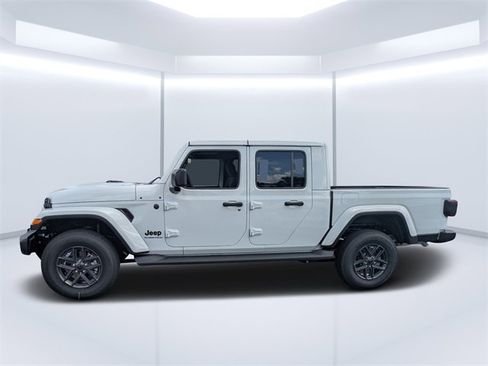 New 2025 Jeep Gladiator Sport image 6