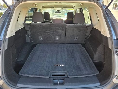 Used 2023 Nissan Rogue SV FWD image 18
