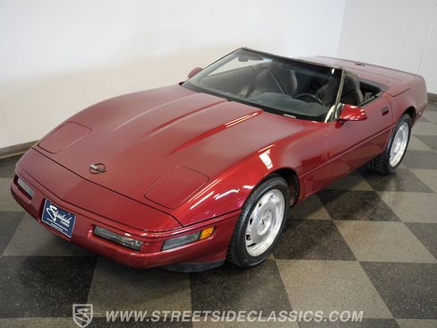 Used 1995 Chevrolet Corvette Convertible RWD image 20