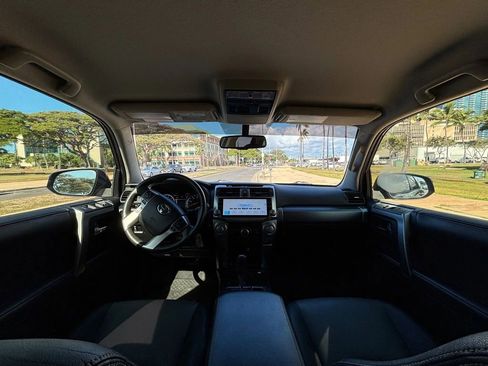 Used 2018 Toyota 4Runner SR5 image 10