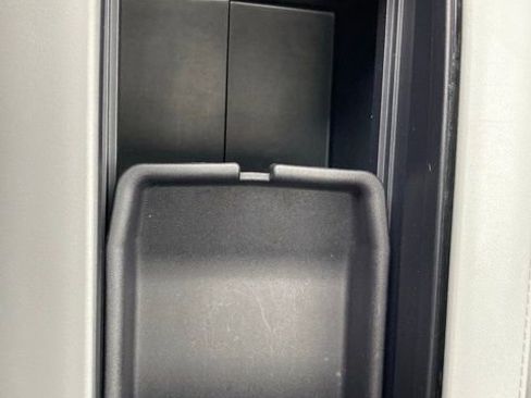 Used 2023 Toyota Highlander XLE image 39