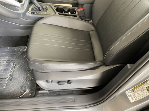 Certified 2023 Volkswagen Tiguan SE w/ Panoramic Sunroof Package FWD image 13