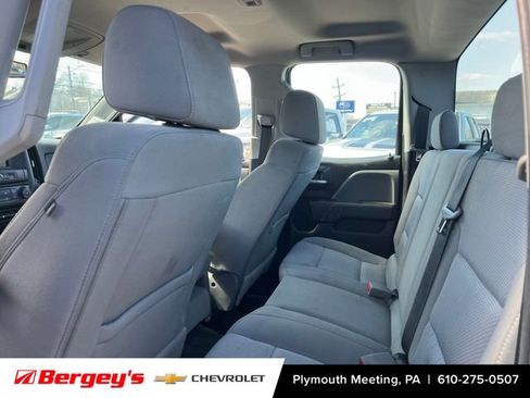 Used 2018 Chevrolet Silverado 1500 W/T w/ Trailering Package image 10