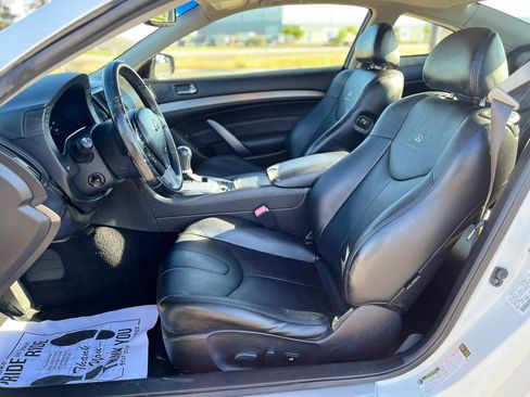 Used 2012 INFINITI G37 Journey w/ Premium Pkg image 10
