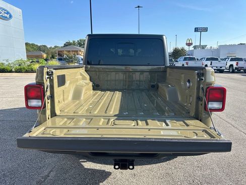 Used 2025 Jeep Gladiator Sport AWD/4WD image 10