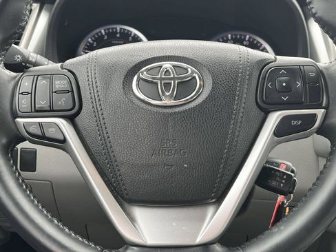 Used 2016 Toyota Highlander Plus image 15