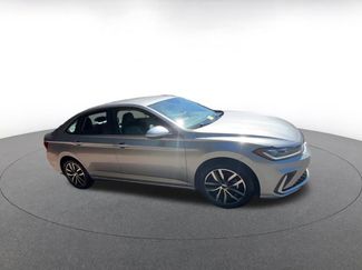 Used 2025 Volkswagen Jetta SE video 2